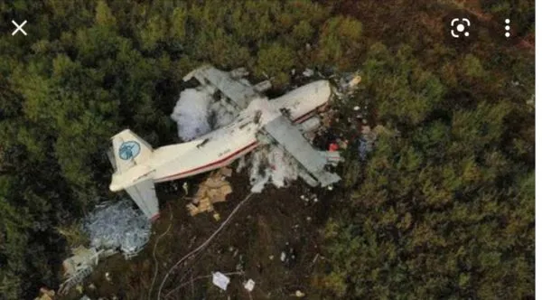 ▲▼一架「安-12」運輸機在俄羅斯境內墜毀。（圖／翻攝自Twitter／sarihakann）