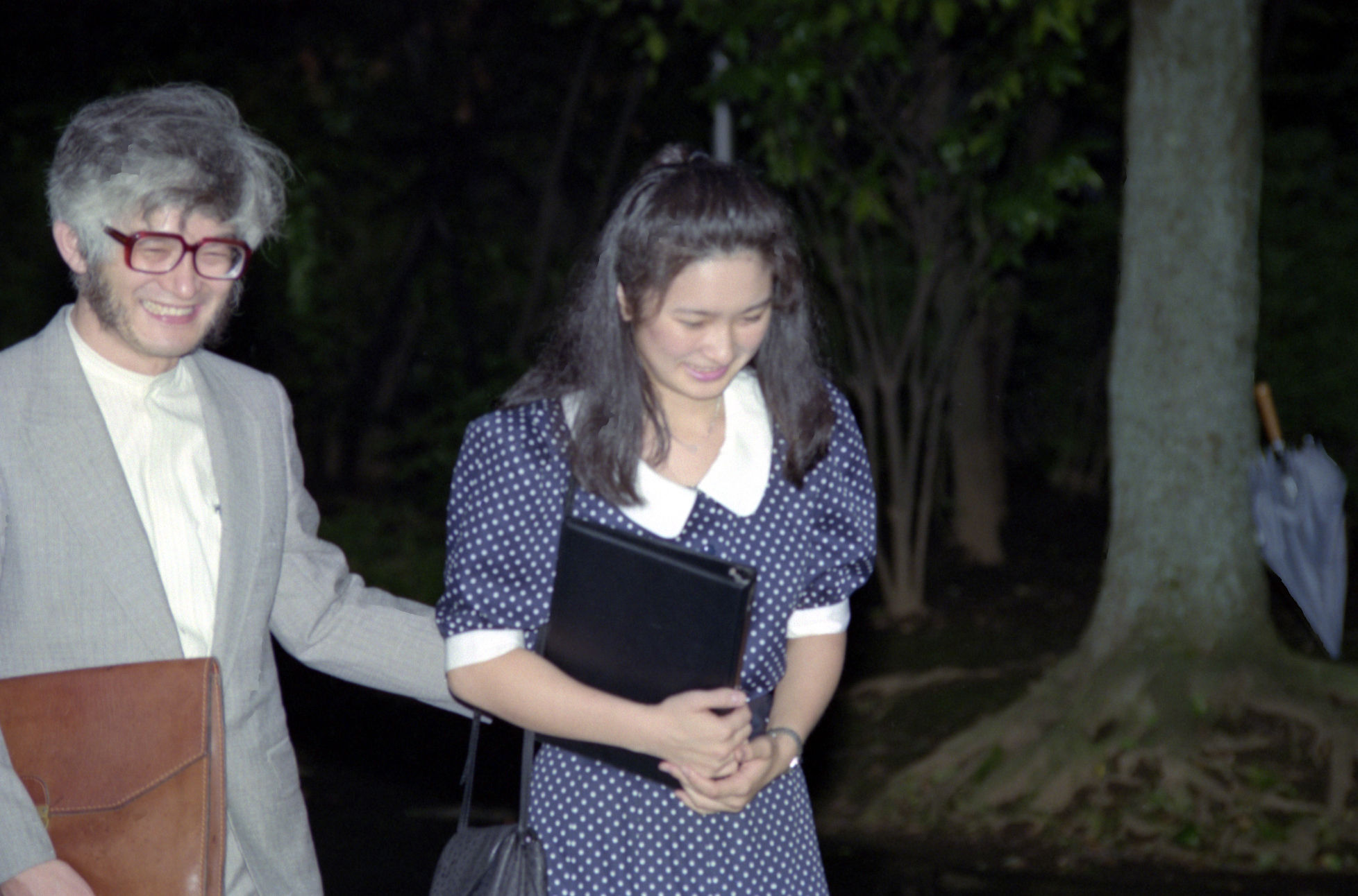 ▲▼ 紀子妃與其父親、學習院大學名譽教授川島辰彥（Tatsuhiko Kawashima），攝於1989年。（圖／達志影像／美聯社）