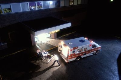 投資股票慘賠2億！9歲男童「遭勒頸窒息」陳屍車內　40歲父墜樓亡