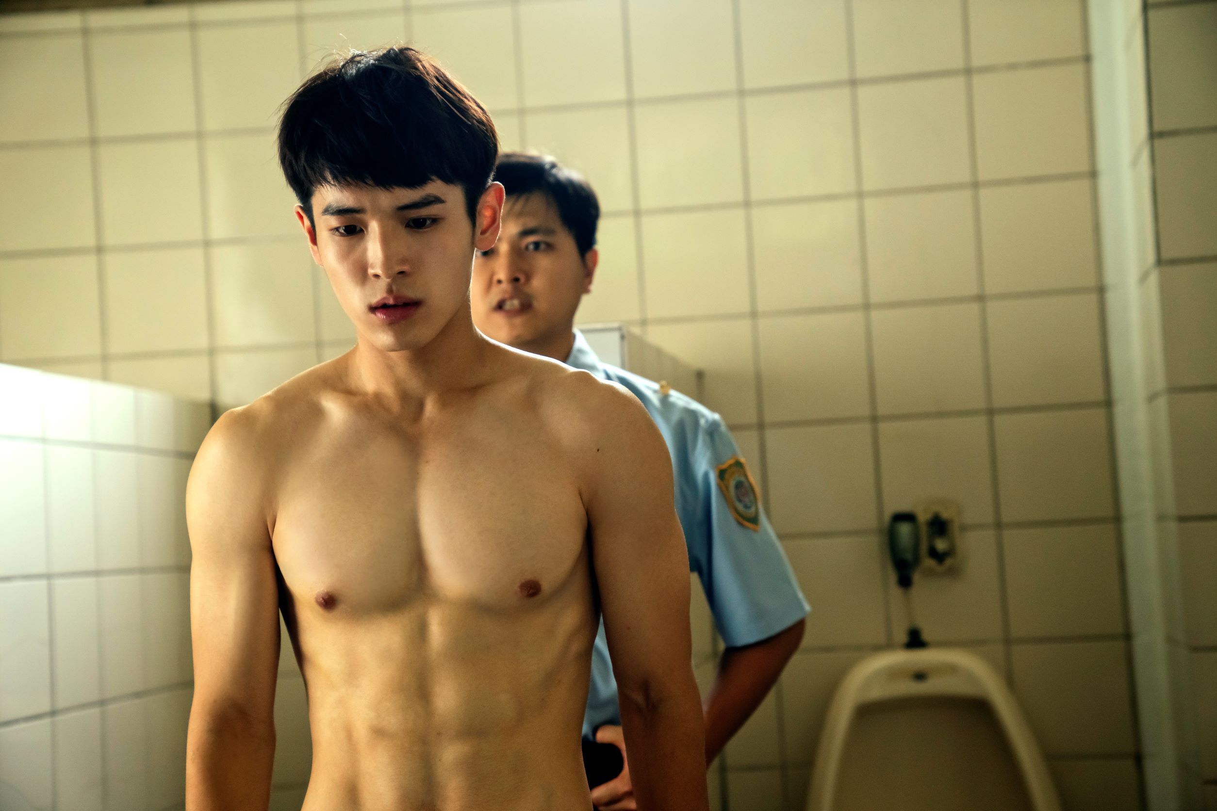 腹 肌 男 男