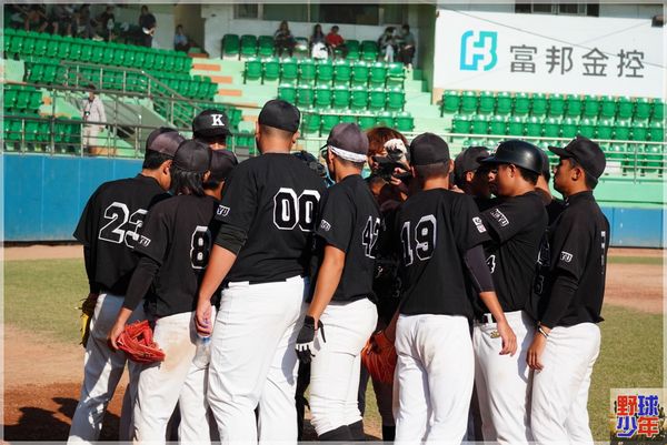 ▲梅花旗，嘉義大學。（圖／截自野球少年粉絲團）