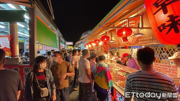 ▲▼青年夜市營業。（圖／記者吳世龍攝）