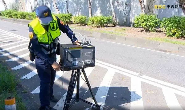 ▲▼30支移動測速器9個月開罰近2億 警：依法執行。（圖／東森新聞）