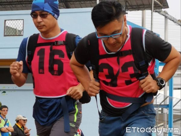 ▲術科測驗實地騎乘循環檔機車。（圖／台東林管處提供，下同）