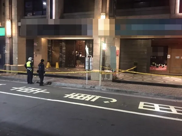 ▲▼新北市又傳槍響！泰山男朝社區「連開5槍」。（圖／翻攝自Facebook／記者爆料網）