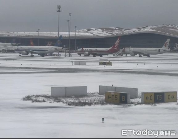 ▲▼2021.6-7北京初雪、大興機場、雪             。（圖／記者任以芳攝）