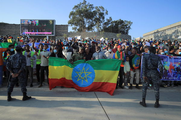 ▲▼ 衣索比亞民眾在首都阿迪斯阿貝巴（Addis Ababa）集會，力挺總理阿比（Abiy Ahmed）的政府。（圖／路透）