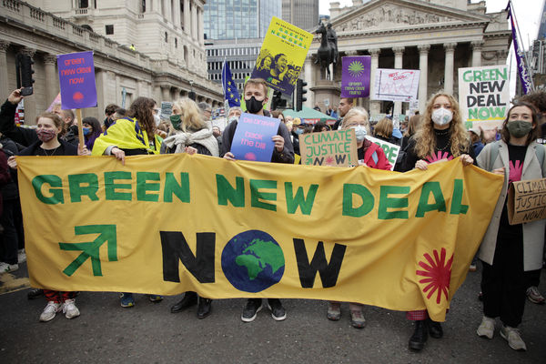 ▲▼聯合國氣候峰會（COP 26）在英國登場，環保組織抗議。（圖／達志影像／美聯社）