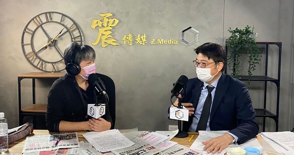 ▲▼資深媒體人黃光芹、陸委會副主委邱垂正。（圖／《震傳媒》提供）