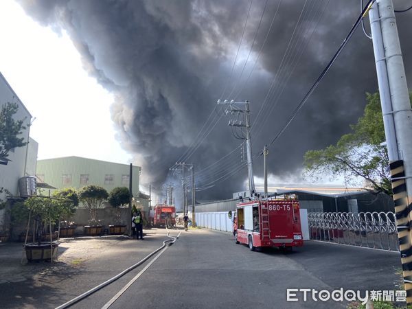 ▲台南市10月間發生2起乙炔切割、電焊或研磨金屬等動火施工，產生高溫熔融金屬火星，引起火災。（圖／記者林悅翻攝，下同）