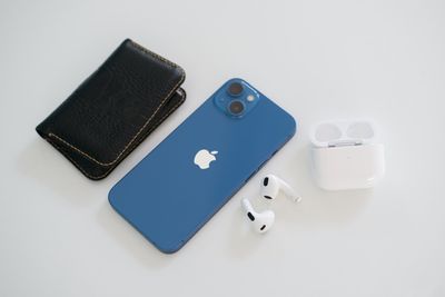 11月手機降價榜出爐！iPhone 13省近2千　一表秒查哪款降最多