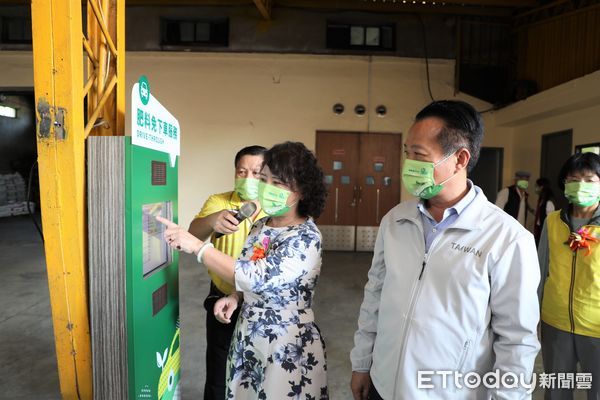 ▲▼ 中埔鄉農會農業資材供應中心盛大開幕 免下車服務超便民。（圖／記者翁伊森翻攝）