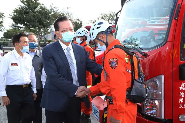 ▲▼消防署長南下嘉義關心基層同仁。（圖／嘉義縣政府提供）