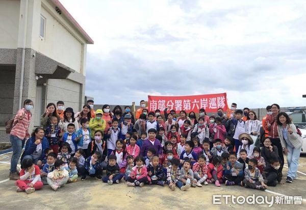 ▲滿州鄉永港國小參訪第6岸巡隊             。（圖／記者陳崑福翻攝）