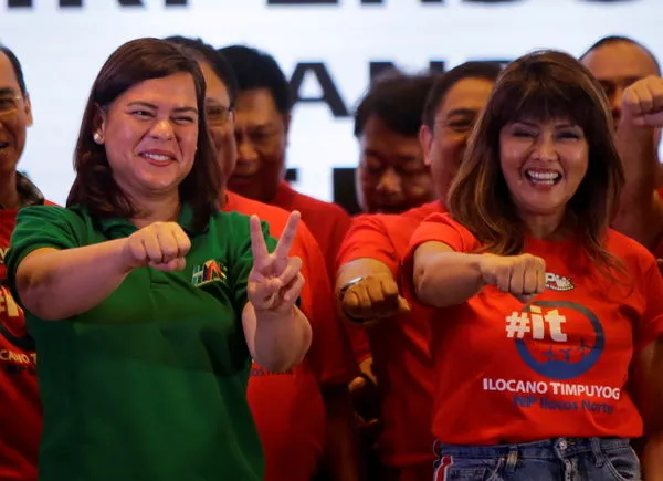 ▲▼杜特蒂長女薩拉（Sara Duterte-Carpio，左）宣布參選副總統，與小馬可仕搭檔。（圖／路透）