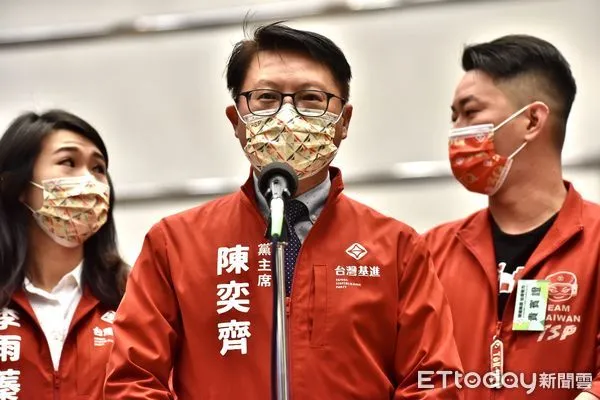 ▲▼台灣基進黨主席陳奕齊與陳柏惟,李雨蓁一同受邀出席民進黨全代會 。（圖／記者李毓康攝）