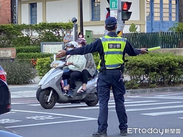 ▲「2021森山市集」活動於晚上8時圓滿落幕，台南市警二分局全力以赴，力拚交通順暢，民眾對於整體活動交通秩序皆給予高度好評。（圖／記者林悅翻攝，下同）