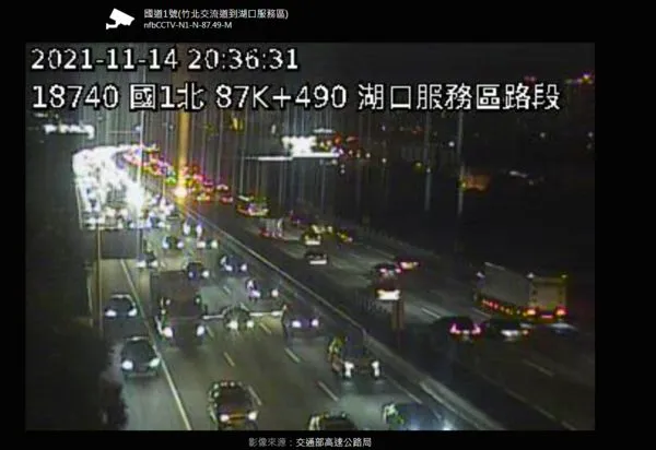▲▼14日只是普通的假日，但兩條國道的新竹路段北上都塞爆。（圖／翻攝自高公局即時路況）