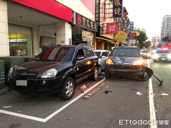 ▲▼檳榔攤老闆娘撞晨運老翁命危。（圖／記者陳宏瑞翻攝）