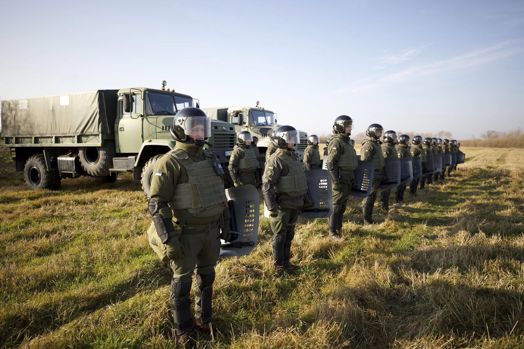 ▲▼烏克蘭國家邊防局的士兵正在該國和白俄羅斯的邊境列隊佈署。（圖／達志影像／美聯社）