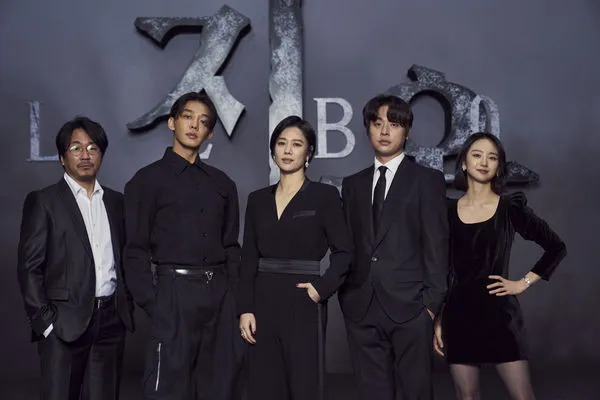 ▲▼《地獄公使》導演延尚昊、梁益準、劉亞仁、 金賢珠、 朴正民、 元真兒。（圖／Netflix）