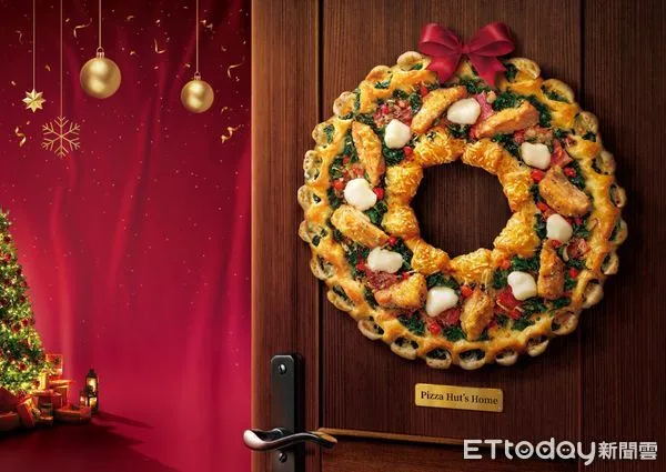 ▲▼必勝客推「聖誕花圈烤雞比薩」。（圖／業者提供）