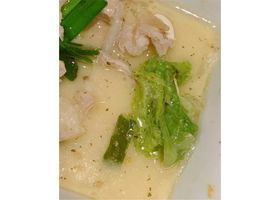 ▲▼日本網友到居酒屋吃飯，碗裡全是蟲蟲屍體。（圖／截自推特）