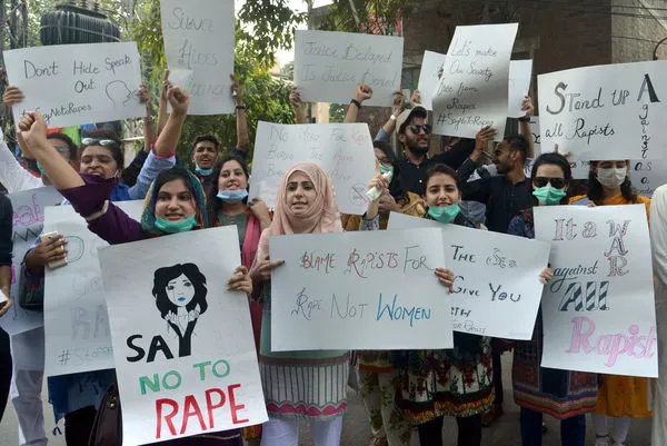 ▲▼ 巴基斯坦大學生街頭示威。（圖／達志影像／newscom）