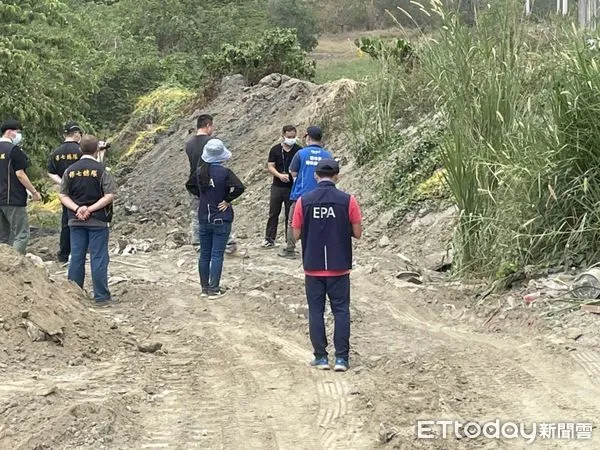 ▲雲林縣山區遭不肖業者非法任意傾倒廢棄物，雲林縣環保局聯合警察單位無預警針對運輸車輛稽查，移送檢調單位後續偵辦共計57件。（圖／記者蔡佩旻翻攝）