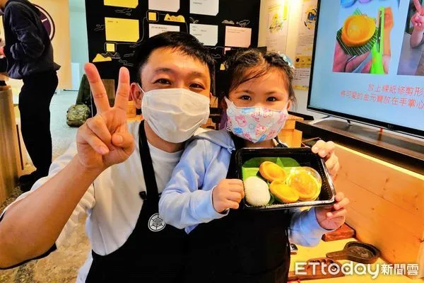 ▲金山富品家傳統粿飄香半世紀 二代李東展接手傳承老店。（圖／新北市農業局提供）