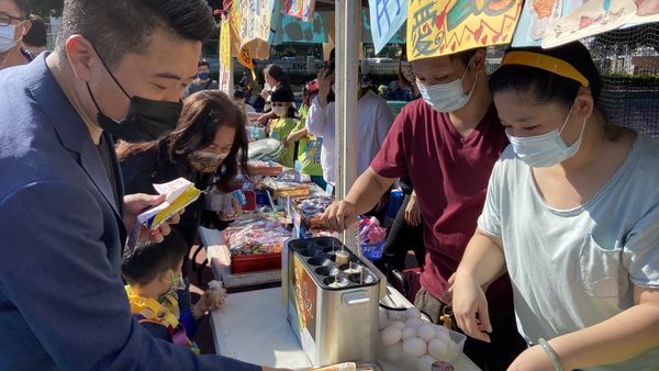 ▲▼顏寬恒批評與妻子婚姻關係和鎮瀾宮公布財產，選舉已經選到泯滅人性。（圖／顏寬恒服務處提供）