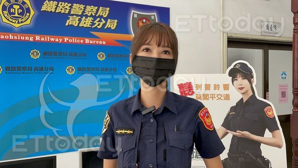 ▲網友稱讚的高雄女警，其實是鐵路警察局的看板女郎             。（圖／記者吳奕靖攝）