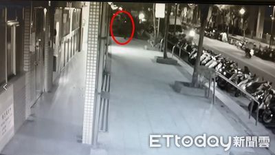 快訊/知名紙雕師刺死超商店員 法院裁定羈押