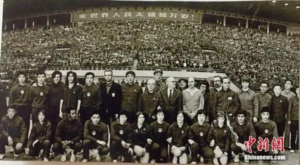 ▲美國兵乓球代表隊於1971年前往北京進行友誼賽。（圖／翻攝中新網）