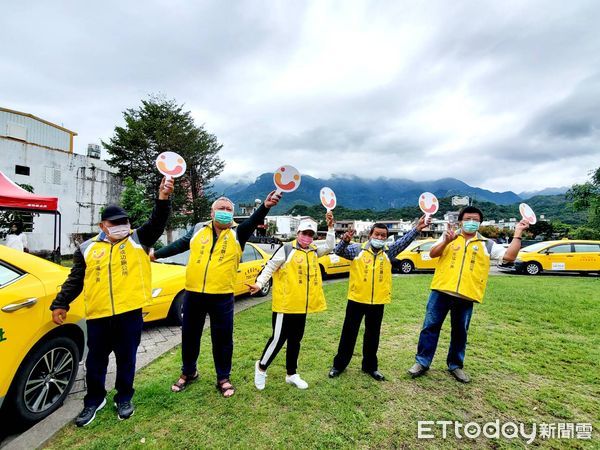 ▲成功鎮幸福小黃，首度上路。（圖／記者楊漢聲翻攝）