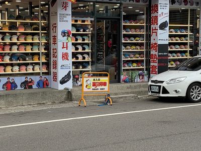 安全帽店「老是沒人逛」　生存真相驚呆！網曝：99％進去都會買