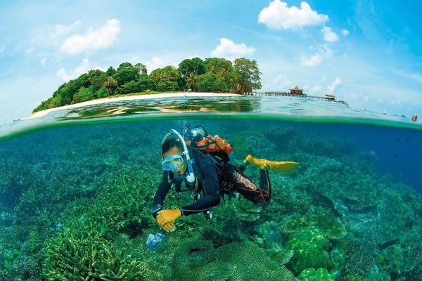 環灘島所在的沙巴靠近赤道，全年陽光燦爛，是世界潛水勝地之一。（沙巴旅遊局提供）