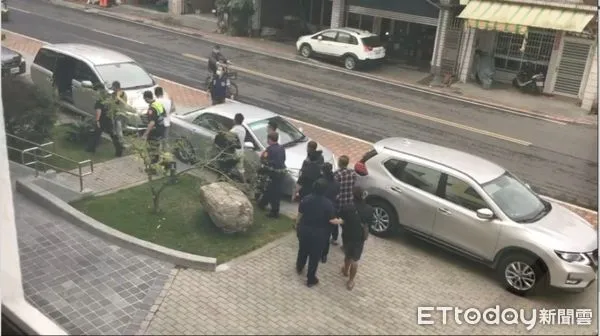 ▲里港警方將打駕架的11人分別依法送辦             。（圖／翻拍）