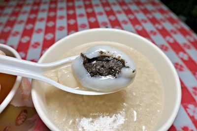 還沒冬至就想吃！爆餡芝麻湯圓+濃郁花生湯就藏身師大旁樹下小攤