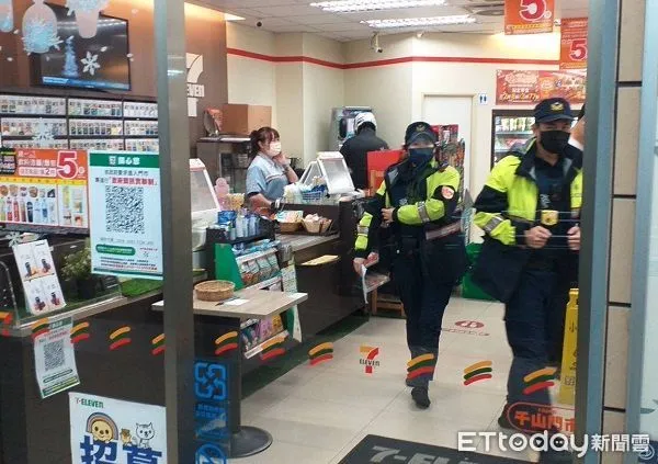 ▲桃園分局為增進超商見警率。（圖／桃園警分局提供）