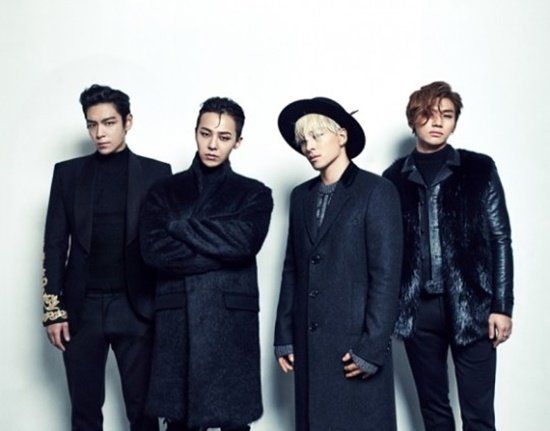  5年沒活動！粉絲開卡車「請刪掉勝利痕跡」示威YG：保障BIGBANG 4人活動。（圖／翻攝自Nate、YG）
