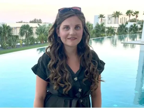 ▲▼外國28歲女子蘿拉（Laura Cruz）罹患三叉神經痛（trigeminal neuralgia）。（圖／翻攝gofundme）