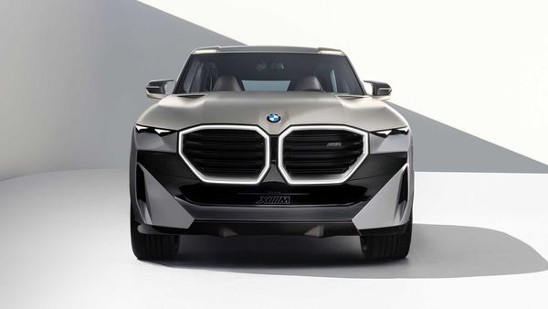 ▲BMW Concept XM亮相。（圖／翻攝自BMW）