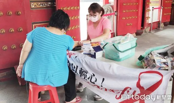 ▲桃園市衛生局積極在校園、職場與社區推廣愛滋病防治宣導，透過指定醫院或衛生局抽血篩檢，讓民眾更認識愛滋病。（圖／記者沈繼昌翻攝）