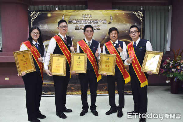 ▲ 台灣大車隊接連榮獲2021金輪獎特優、2021幸福企業「金獎」與「特別獎」雙項榮耀         。（圖／台灣大車隊提供）