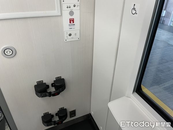 ▲▼台鐵EMU3000型城際列車。（圖／記者李宜秦攝）