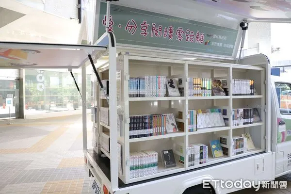 ▲宏致電子捐贈的圖書車，大約可裝載1000本書籍，深入山區、沿海的偏鄉，讓書香觸角抵達雲林每個角落。（圖／記者蔡佩旻翻攝）