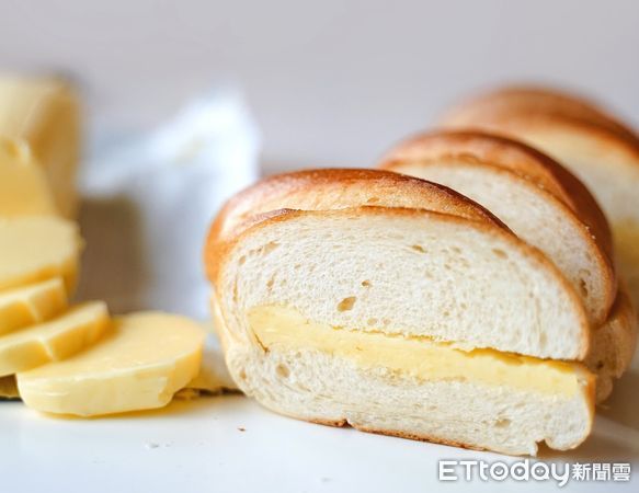 ▲▼ 奧瑪烘焙 PREMIUM維也納麵包(AOP發酵奶油)（圖／業者提供）