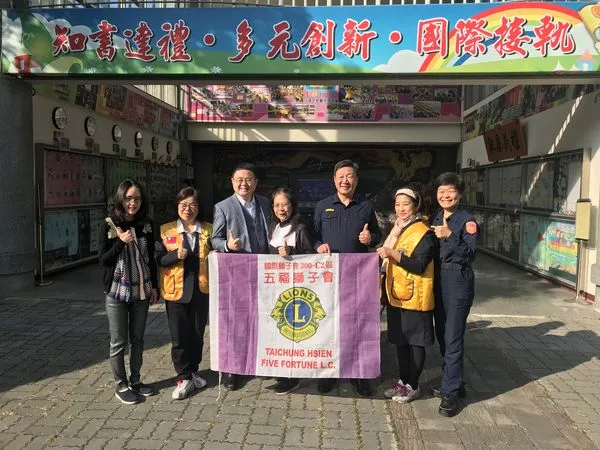 ▲▼豐原警方今年查獲10件10名青少年吸毒，因此巡迴15所國小扎根反毒觀念，並展示新型態毒品。（圖／警方提供）