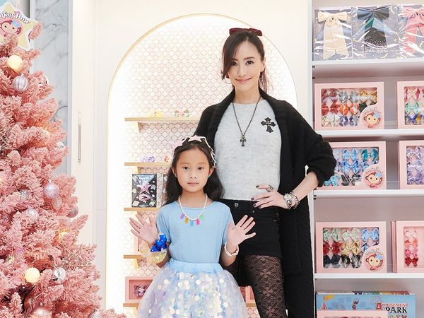 關穎變6歲女兒助理　CC首場時尚代言展大將之風 | ET Fashion